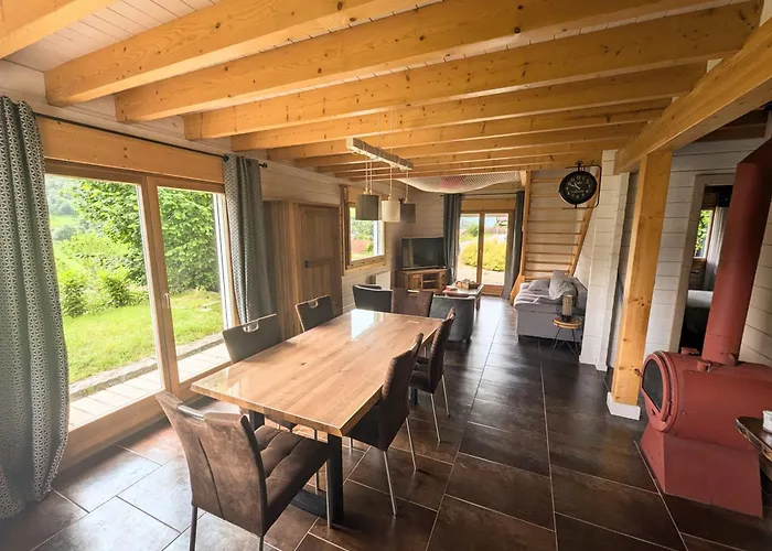 Chalet Sauna Jacuzzi 6 Personnes *